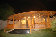 551447_637876999571430_142565785_n